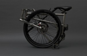 Helix - The titanium helix folding bike efficiently compacts to its wheel size to make it perfect for commuting, excursions, and traveling. http://www.designboom.com:8080/design/titanium-helix-folding-bike-compact-wheels-02-25-2015/